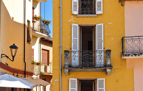 NEL CUORE DI GODIASCO: SPAZI DA VIVERE, UNA TERRAZZA DA GODERSI